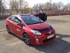 Профессиональный инструктор по вождению Toyota Prius (левый руль)