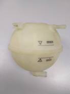Расширительный бачок. Volkswagen: Passat, Caddy, Vento, Corrado, Jetta, Golf, Gol, Polo Seat Toledo Seat Inca Seat Ibiza Seat Cordoba Двигатели: 1F, 1...