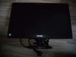 Philips. 18.5", ���������� �� (LCD)