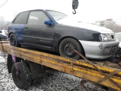 Toyota Starlet. �������, 1.3 (95��.�.), ������, 290 000����. �� ����