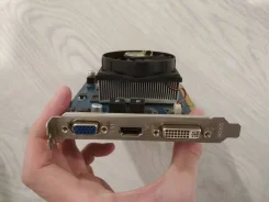 GeForce GT 220 ����