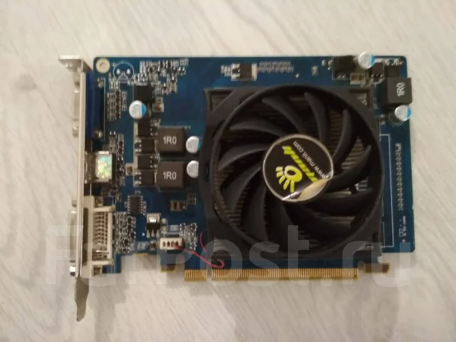 GeForce GT 220 ����