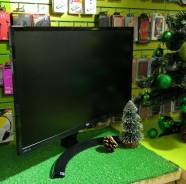 LG. 23.8", технология ЖК (LCD)