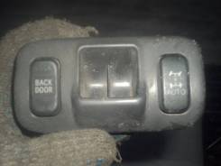 Кнопка включения дифференциала. Toyota Sprinter, AE114 Toyota Sprinter Carib, AE114, AE114G, AE115, AE115G Toyota Corolla, AE114 Двигатели: 4AFE, 7AFE