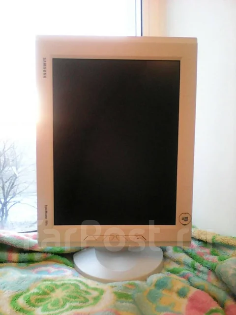 Samsung. 15" ����