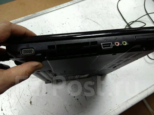 Samsung R60 Plus. 15.4", ��� 1024 ��, ���� 160���, WiFi: 1, Bluetooth: 1, ����������� �� 1��. ����