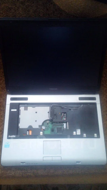 Toshiba Satellite A100. 15.4", WiFi: 1, Bluetooth: 1 ����