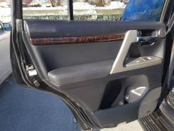 Обшивка двери. Toyota Land Cruiser, GRJ200, J200, URJ200, UZJ200, UZJ200W, VDJ200, URJ202, URJ202W Двигатели: 2UZFE, 3URFE, 1URFE, 1VDFTV
