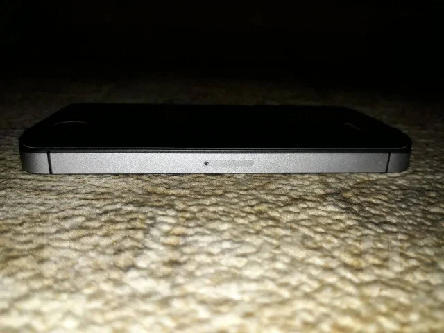Apple iPhone SE 32Gb. �/� ����