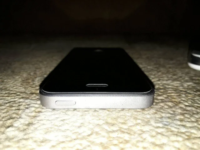 Apple iPhone SE 32Gb. �/� ����