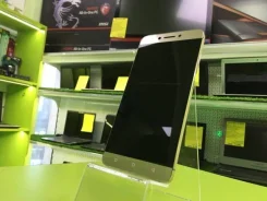 LeEco [LeTV] Le 2 X527. �/�