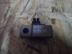 Замок бардачка. Toyota Vista, AZV50, AZV55, SV50, SV55, ZZV50 Toyota Vista Ardeo, AZV50, AZV50G, AZV55, AZV55G, SV50, SV50G, SV55, SV55G, ZZV50, ZZV50...