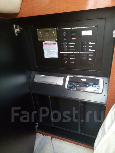 Searay Sundancer. 2001 ���, ����� 9��., ��������� ������������, 320��.�., ������ ����