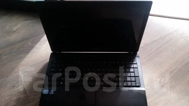 Asus K54C. 15.6", 2,2����, ��� 6 ��, ���� 320���, WiFi: 1, Bluetooth: 1, ����������� �� 2��. ����