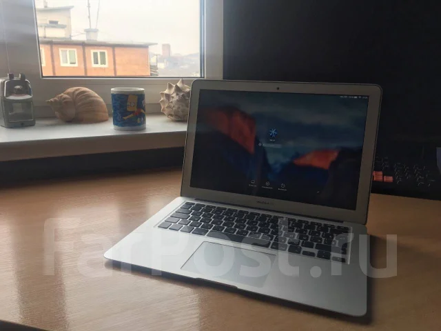 Apple MacBook Air 13 2015 Early MJVE2. 13.3", ��� 8 ��, ���� 128���, WiFi: 1, Bluetooth: 1, ����������� �� 8��. ����