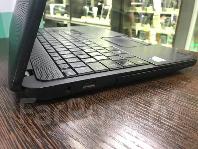 Toshiba. 15.6", 2,2����, ��� 2048 ��, ���� 500���, WiFi: 1, Bluetooth: 1, ����������� �� 2��. ����