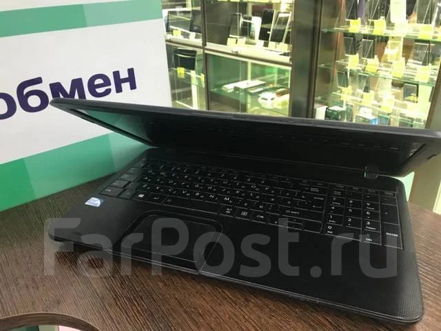 Toshiba. 15.6", 2,2����, ��� 2048 ��, ���� 500���, WiFi: 1, Bluetooth: 1, ����������� �� 2��. ����
