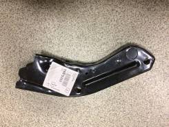 Крепление радиатора. Nissan Tiida, C11X, SC11X Двигатели: HR16DE, K9K, MR18DE