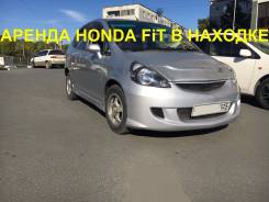 Honda Fit. С водителем
