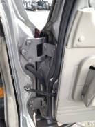 Крепление двери багажника. Nissan Patrol, Y61 Nissan Safari, VRGY61, WFGY61, WGY61, WRGY61, WTY61, WYY61, Y61 Двигатели: RD28TI, TB48DE, ZD30, ZD30DDT...