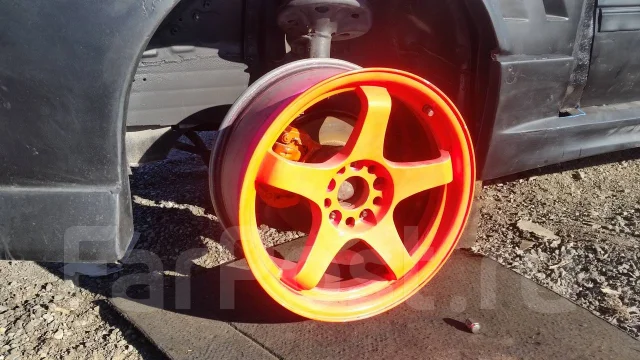 URAS. 8.0x17", 5x114.3, ET30 ����