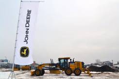 John Deere 672G. Автогрейдер John Deere, 6 800 куб. см.
