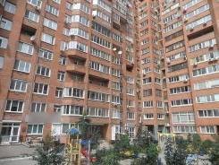 3-комнатная, улица Авроровская 17. Центр, 76 кв. м. Вид из окна днем