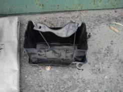 Крепление аккумулятора. Honda Accord, CL7, CL8, CL9
