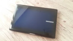 Samsung R590. 15.6", 2,2����, ��� 3072 ��, ���� 320���, WiFi, Bluetooth, ����������� �� 3��. ����