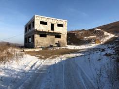 Продам земельный участок со зданием с красивым видом на город!. 300 кв. м., собственность, электричество, вода, от частного лица (собственник). Фото у...