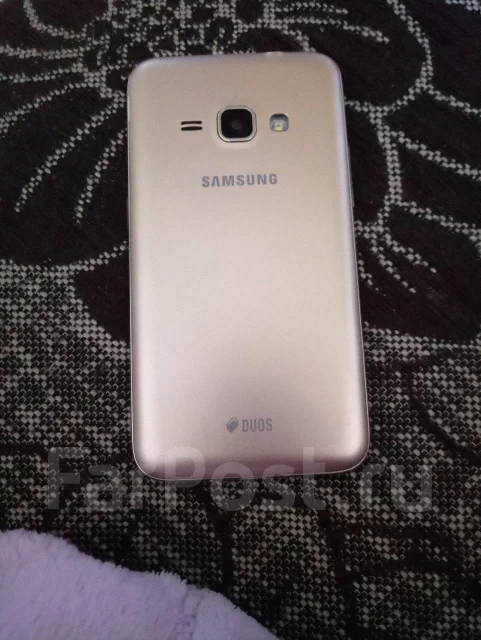 Samsung Galaxy J1. �/� ����