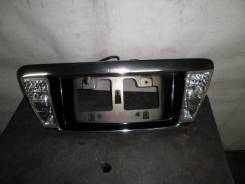 Вставка багажника. Toyota Crown Majesta, UZS186