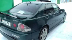 Lexus IS200 ����