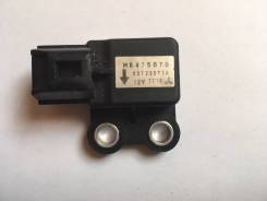 Датчик airbag. Mitsubishi: Lancer Cedia, L200, Aspire, Minicab, Toppo BJ Wide, Toppo BJ, RVR, Legnum, Chariot, Town Box, Airtrek, Town Box Wide, Pajer...