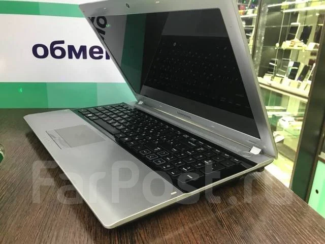 Samsung RV513. 15.6", 1,7����, ��� 2048 ��, ���� 320���, WiFi: 1, Bluetooth: 1, ����������� �� 3��. ����
