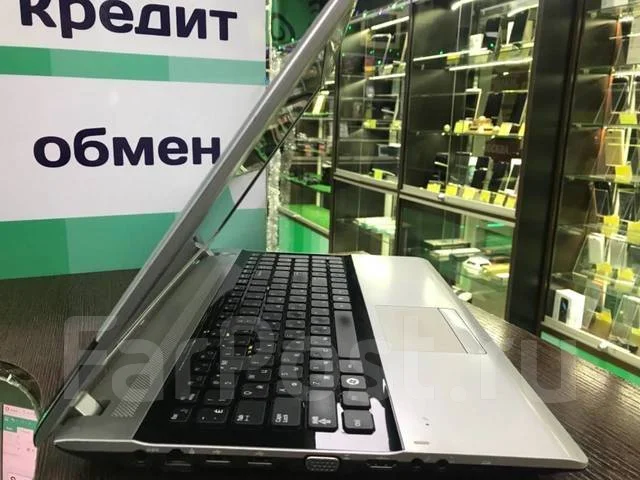 Samsung RV513. 15.6", 1,7����, ��� 2048 ��, ���� 320���, WiFi: 1, Bluetooth: 1, ����������� �� 3��. ����