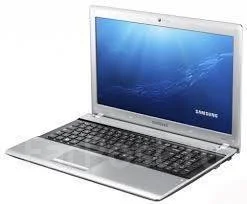 Samsung RV513. 15.6", 1,7����, ��� 2048 ��, ���� 320���, WiFi: 1, Bluetooth: 1, ����������� �� 3��. ����