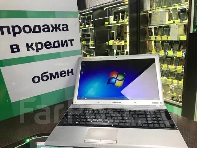 Samsung RV513. 15.6", 1,7����, ��� 2048 ��, ���� 320���, WiFi: 1, Bluetooth: 1, ����������� �� 3��. ����