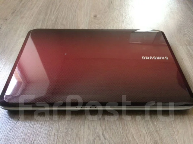 Samsung R530. 17", 2,1����, ��� 3072 ��, ���� 200���, WiFi: 1, Bluetooth: 1, ����������� �� 2��. ����