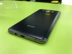 Samsung Galaxy J7. �/�