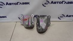 Кронштейн опоры двигателя. Infiniti: FX30d, G35, QX70, M25, M37, M35 Hybrid, M45, M56, FX50, M35, Q40, QX50, G25, Q70, Q60, G37, EX35, FX35, EX37, FX3...