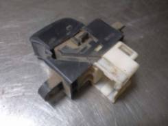 Кнопка стеклоподъемника. Nissan: X-Trail, NV350 Caravan, King Cab, Hardbody, Presage, Elgrand, Avenir, NP300, Sunny, Almera, March Box, Cedric, Patrol...