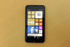 Nokia Lumia 630. �/�