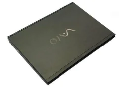 Sony VAIO. 13.3", 2,5����, ��� 4 ��, ���� 250���, WiFi, Bluetooth
