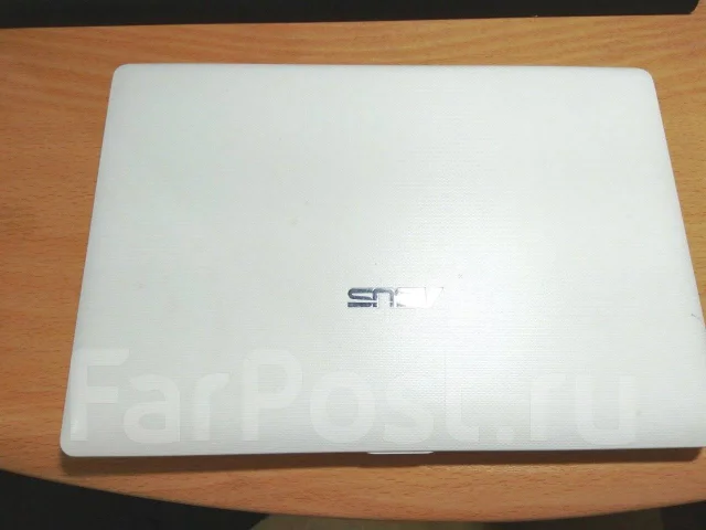 Asus Eee PC X101CH. 10.1", 1,3����, ��� 1024 ��, ���� 320���, WiFi: 1, Bluetooth: 1, ����������� �� 1��. ����