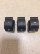 Кнопка стеклоподъемника. Audi: A4, R8, TT, TTS, RS4, S4 Двигатели: ALT, ALZ, ASB, AUK, AWA, BBJ, BBK, BCZ, BDG, BFB, BGB, BHF, BKE, BKH, BKN, BLB, BMN...