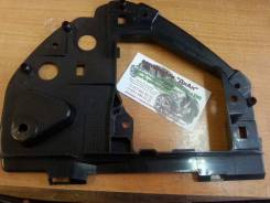 Крепление предохранителей. Seat Toledo, 1M1, 1M2 Seat Leon, 1M1, 1M2 Audi S3, 8L1 Audi A3, 8L1 Двигатели: AEH, AFT, AGN, AGP, AGR, AGZ, AHF, AHW, AJQ...