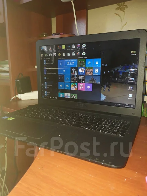 Asus X550. 15.6", WiFi: 1, Bluetooth: 1 ����