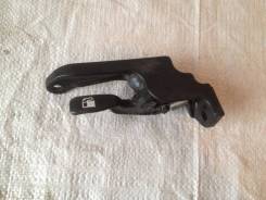 Ручка открывания бензобака. Toyota Harrier, ACU10, ACU10W, ACU15, ACU15W, MCU10, MCU10W, MCU15, MCU15W, SXU10, SXU10W, SXU15, SXU15W Двигатели: 1MZFE...