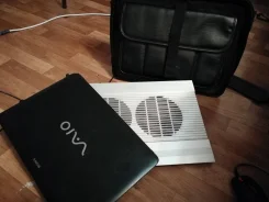 Sony VAIO. 15.6", 1,6����, ��� 8 ��, ���� 700���, WiFi, Bluetooth, ����������� �� 3��. ����